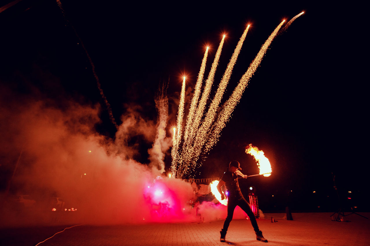 Fire show is. Адреналин фаер шоу. Театр огня. Огненное шоу. Фаер шоу Швейцария.