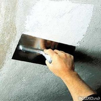 Шпатлевка бетонного потолка без выравнивания общей плоскости