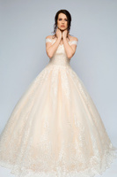 Свадебное платье цвета шампань со спенными плечиками
